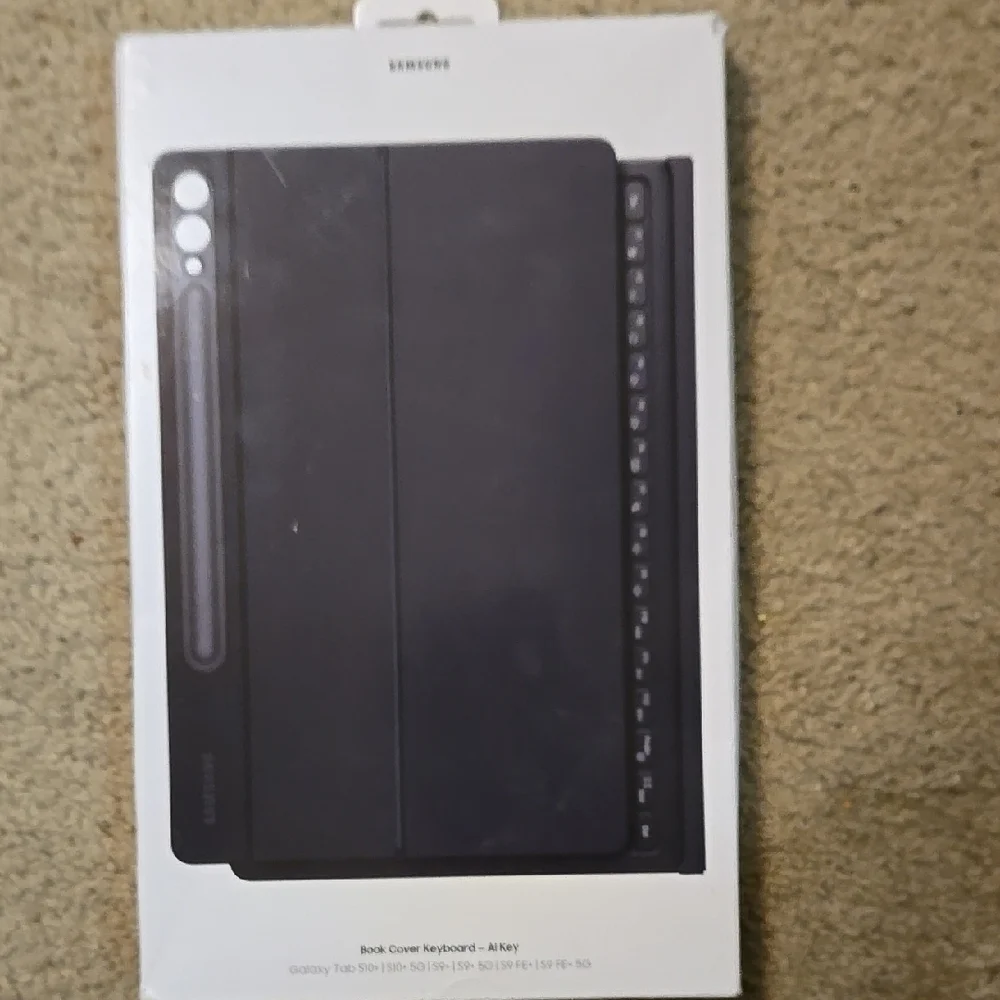 NIB Samsung Black Book Cover Keyboard for S10+ Tablet. Was opened but never used